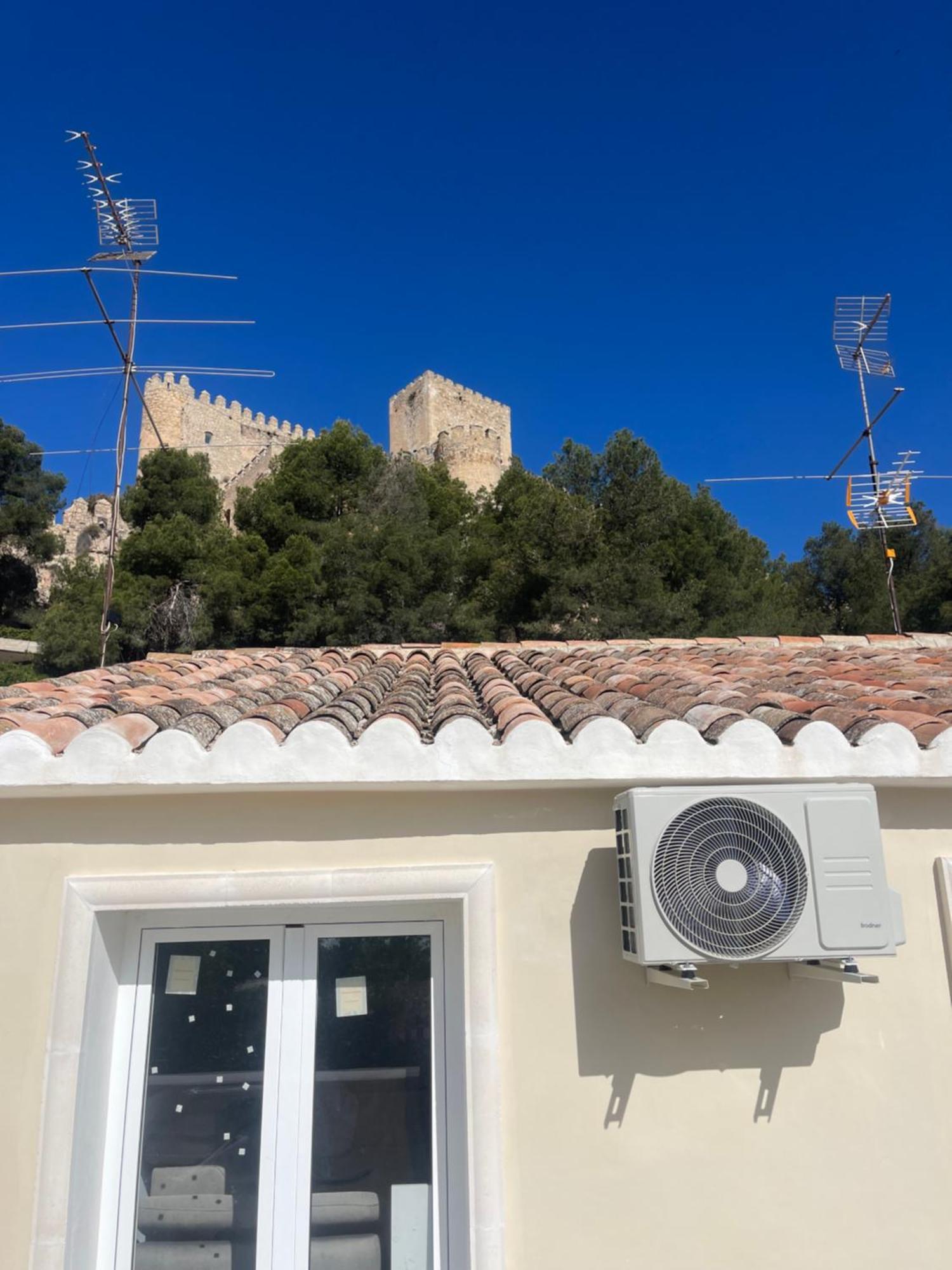 Attic Castillo Almansa Exterior photo